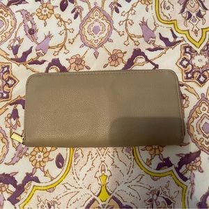 Beige wallet💳🪪